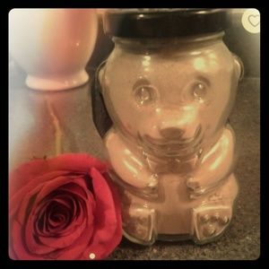 MoonCats cocoa rose hair mask in a 9oz bear jar